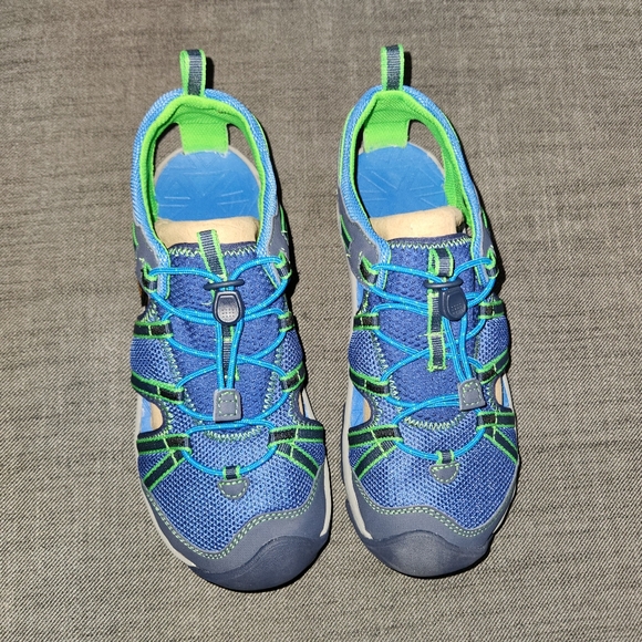 Teva Manatee Hiking Sandals Navy Blue Enclosed Toe Size:40 Boys:7 NEW - Picture 1 of 4